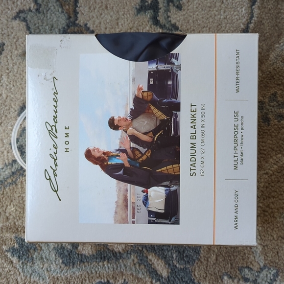 New Eddie Bauer Home Stadium Blanket - Picture 4 of 5